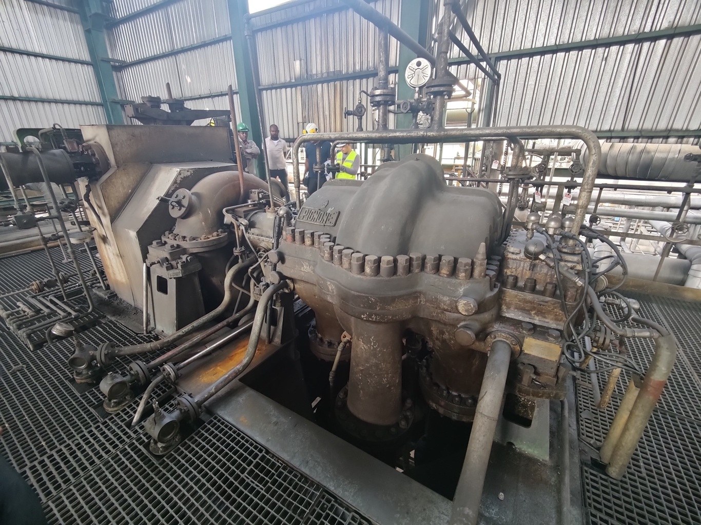 Centrifugal compressor train on site